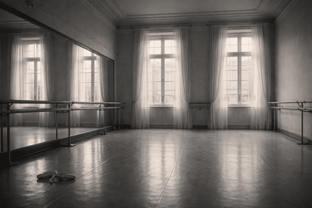 海外で本格的にバレエを学んできた積み重ねと実力を感じさせる空間